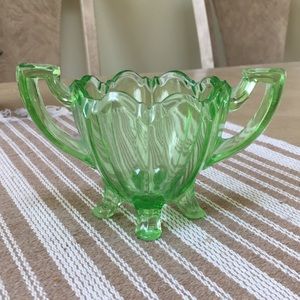 Beautiful vintage glass shugar